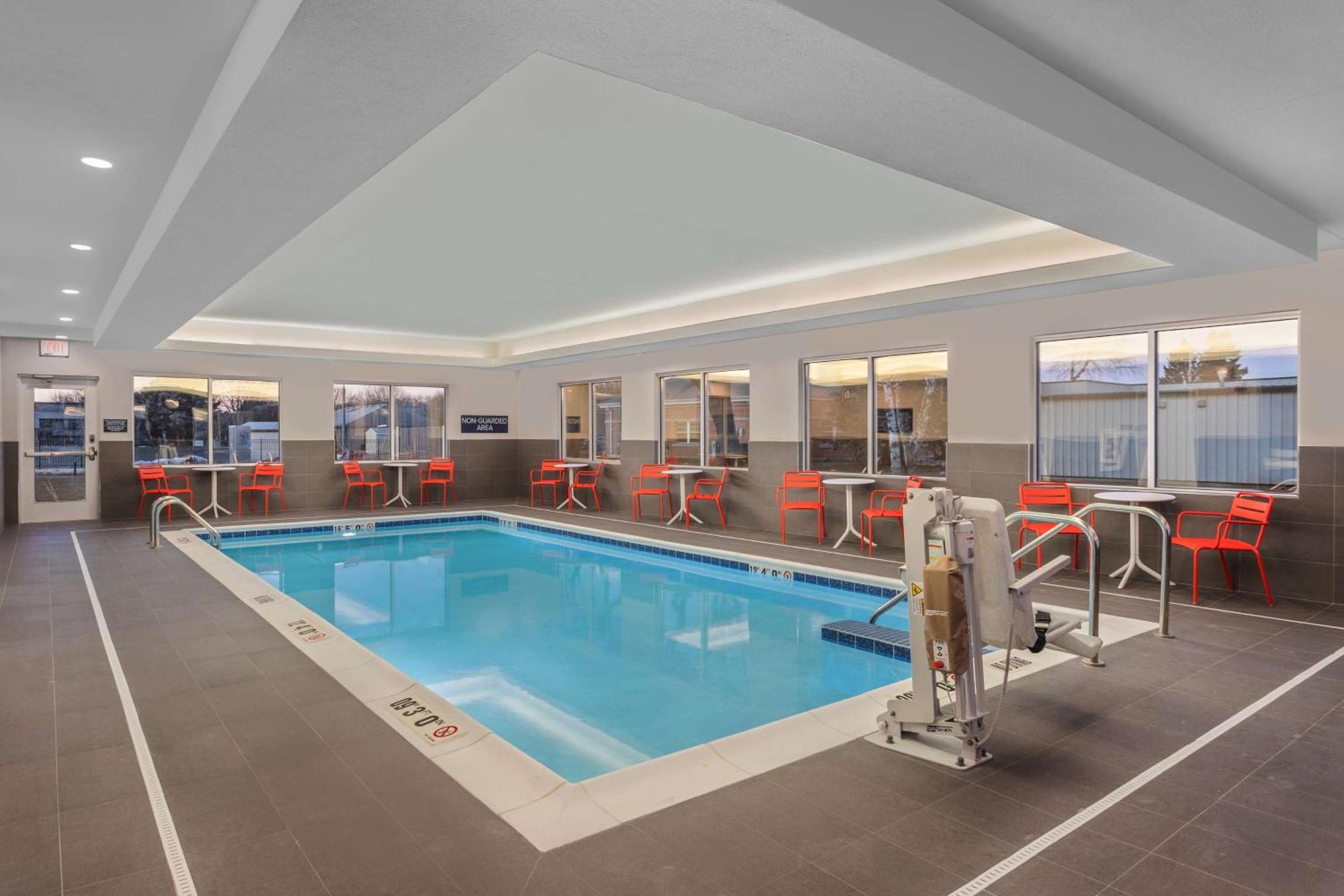 Tru By Hilton Janesville Luaran gambar