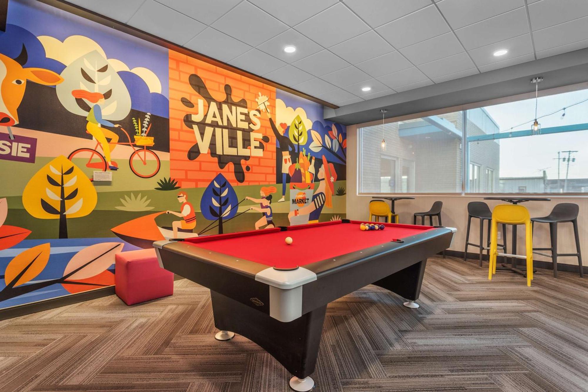 Tru By Hilton Janesville Luaran gambar